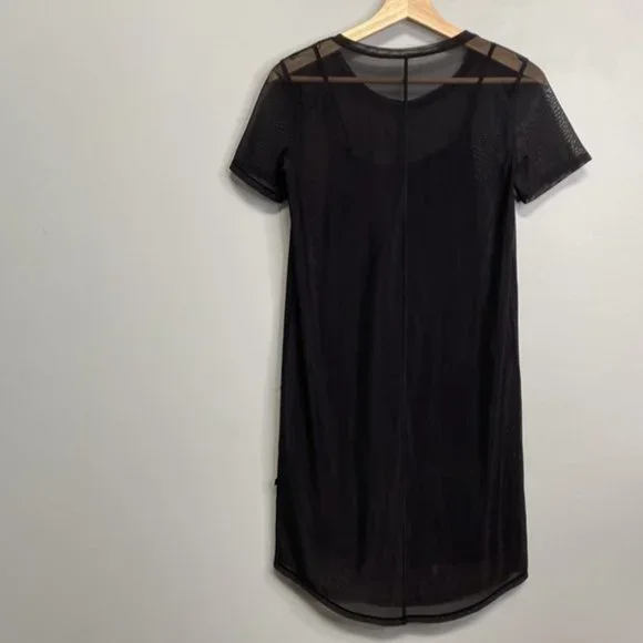 ❗️SOLD❗️2018 Lululemon Black Mesh Short Sleeve Mini Ready To Reach Dress Size 6 - Picture 5 of 8